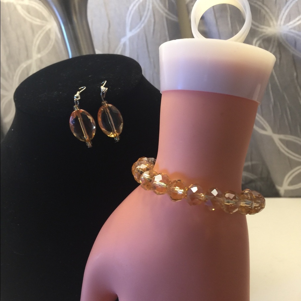 Bracelet and earrings set